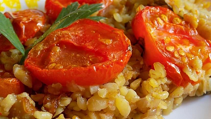 Bulgurové placky s lilkem (kibbeh)