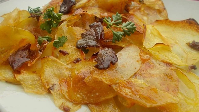 Domácí smažené lupínky s hlívou ústřičnou