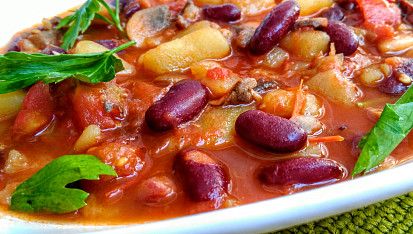 Houbovo - fazolová směs s chilli a rajčaty