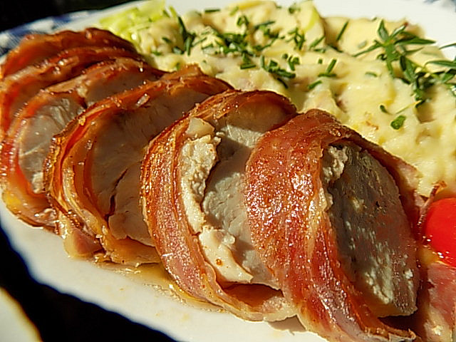 Marinovaná kuřecí prsa pečená ve slanině
