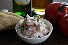 Bez cibule a přidán kousek sýra brie, podáváno jako tapas