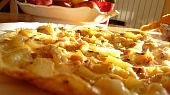 Selská omeleta s bramborami a slaninou