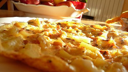 Selská omeleta s bramborami a slaninou
