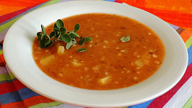 Česneková polévka s pohankou