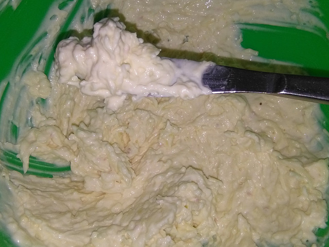 Česneková pomazánka se sýrem