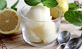 Citronový sorbet z domácího zmrzlinovače