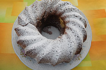 Kakaová bábovka s tvarohem - pocukrovaná