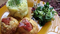 Květákové krokety se šunkou a sýrem