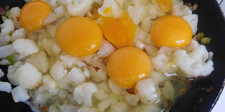 Květákový mozeček s bramborovou kaší (Květákový mozeček - přidáme vajíčka)