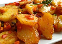 Pečené brambory se zeleninou jako příloha
