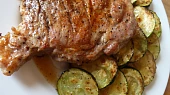 Steak z krkovičky s grilovanou cuketkou