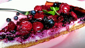 Višňovo-borůvkový cheesecake