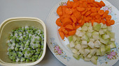 Zeleninová polévka s vajíčkem a nudlemi, Zeleninová polévka - připravená zelenina