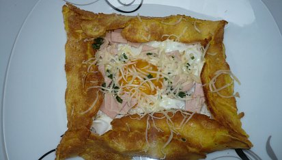 Bretaňské galettes, plněné vejcem, šunkou a sýrem