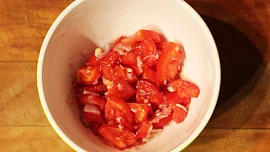 Čerstvá rajčatová salsa
