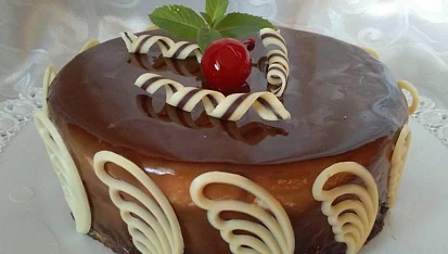 Cheesecake s broskvovou příchutí a polevou Mirror