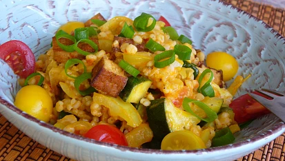 Čirok se zeleninou a tofu