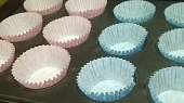 Čokoládové muffiny s čokoládovou posypkou