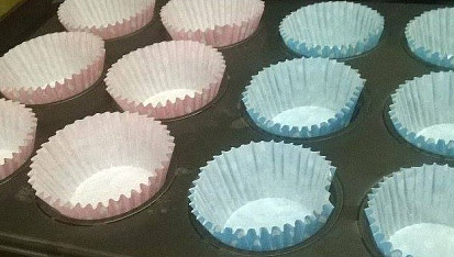 Čokoládové muffiny s čokoládovou posypkou