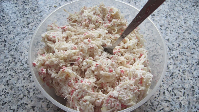 Pomazánka z krabích tyčinek s celerem