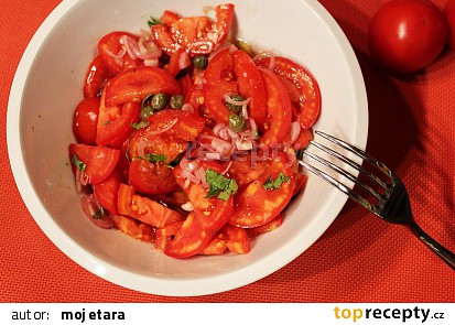 Rajčatový salát s kapary