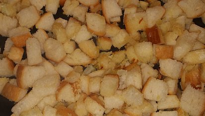 Rybí polévka s česneko-cibulovými krutony