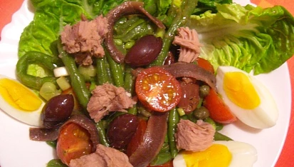 Salát niçoise 2