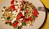 Špagety s tuňákem, hráškem a čerstvou rajčatovou salsou (Špagety s tuňákem, hráškem a čerstvou rajčatovou salsou)