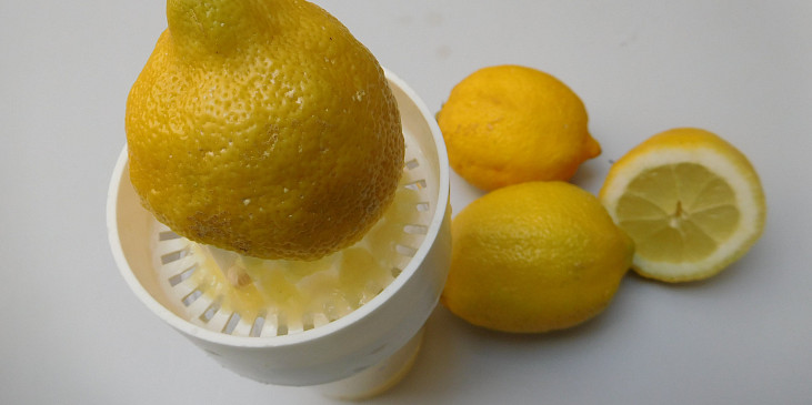 Šťáva z černého bezu - citrony  na vylisování