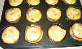 Vaječné muffiny (Vaječné mufíny se šunkou , zeleninou a goudou.)