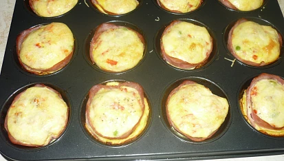 Vaječné muffiny, Vaječné mufíny se šunkou , zeleninou a goudou.