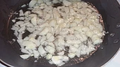 Aglio olio se sušenými rajčaty