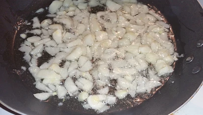 Aglio olio se sušenými rajčaty