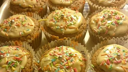 Čokoládové muffiny - hrníčkový recept, čokoládové muffiny s polevou