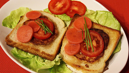 Děravý toast s vejcem a oblohou, Děravý toast s vejcem a oblohou