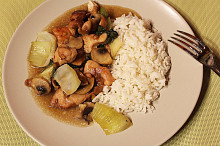 Kuřecí kousky s pak choi