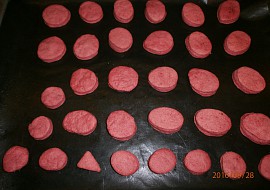 Růžové sušenky z červené řepy