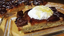Švestkový tarte tatin