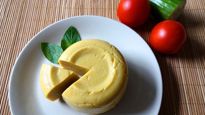 Veganský cizrnový sýr (bez ořechů, soji a agaru)
