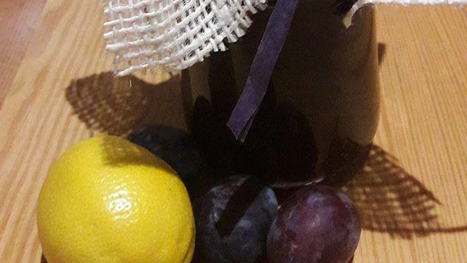 Výborná švestková marmeláda se skořicí a citrónem