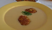 Výjimečná polévka se zapečenými nočkami z červené čočky, Polévka je velmi hustá, takže nočky se jen tak lehce nepotopí. U nás tato polévka v mnoha variacích zdomácněla.