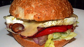 Hamburger s grilovaným Hermelínem