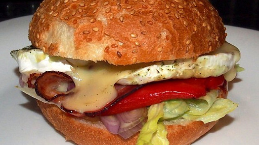 Hamburger s grilovaným Hermelínem