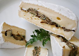 Klouzci s oříšky schovaní v sýru