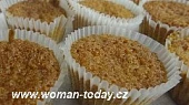 Levandulové cupcakes, Těsto peču rovnou v košíčcích, košíčky plním do 2/3 neboť těsto naskočí. 