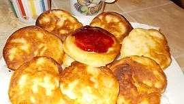 Nadýchané lívanečky s jablky