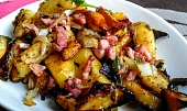 Pečená dýně s bramborami, pórkem a česnekem