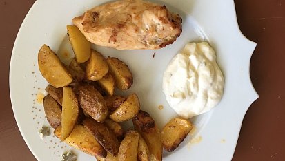 Plněná kuřecí prsa s americkými bramborami