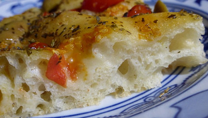 Bramborová focaccia se semolou