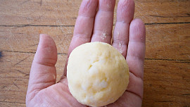 Bramborové krokety se žampionovou náplní